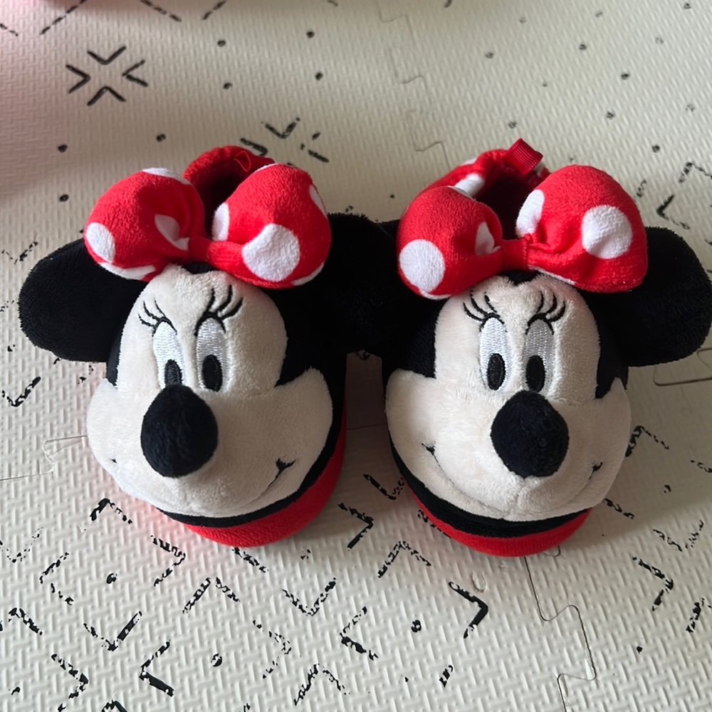 Minnie Mouse Toddler Slippers